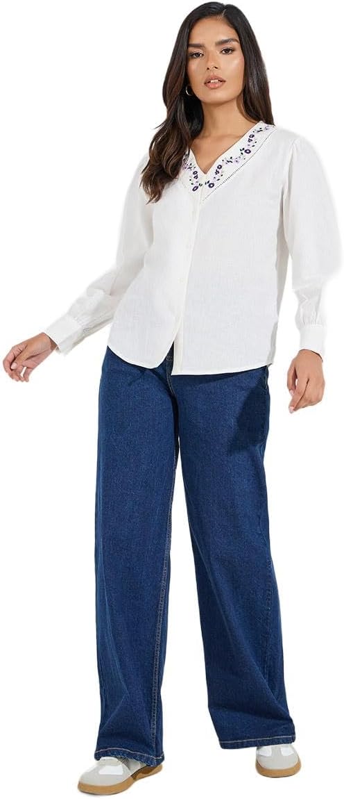 Styli Womene Embroidery Detail V Neck Blouse With Cuffed Sleeve 2 Styli Womene Embroidery Detail V Neck Blouse With Cuffed Sleeve - الصورة 2