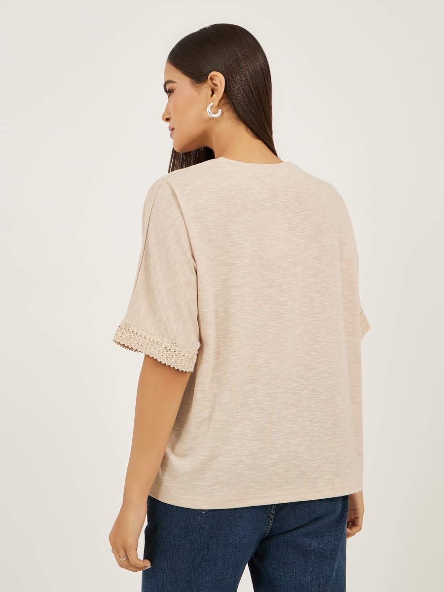 Styli Women's Slubbed Short Sleeves Boxy T-Shirt With Lace Detail 6 Styli Women's Slubbed Short Sleeves Boxy T-Shirt With Lace Detail - الصورة 6