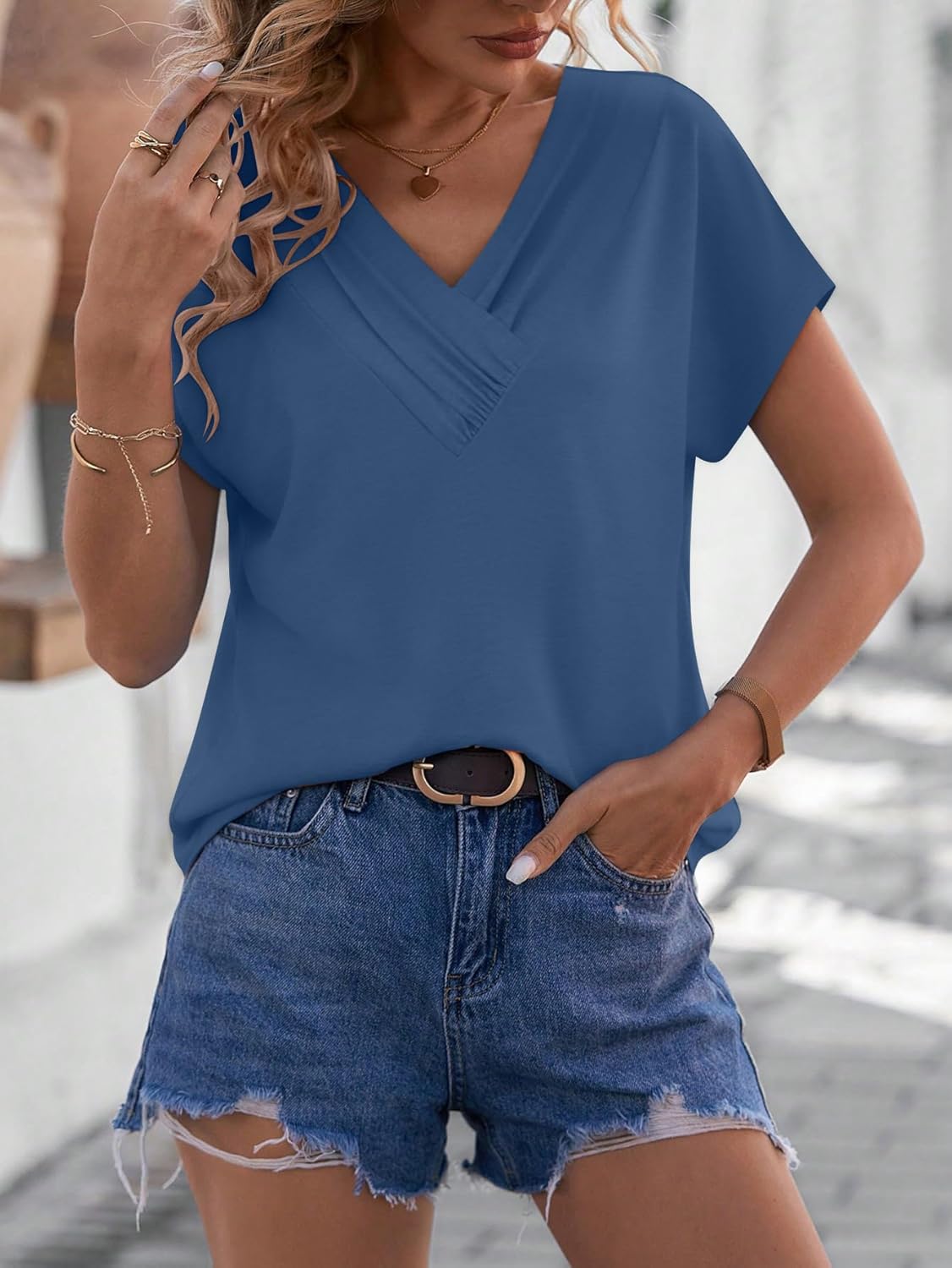 Womens Summer Tops V Neck Plain Short Sleeve T Shirts 2025 Loose Blouse Fashion Trendy Clothes Casual Tee 3 Womens Summer Tops V Neck Plain Short Sleeve T Shirts 2025 Loose Blouse Fashion Trendy Clothes Casual Tee - الصورة 3
