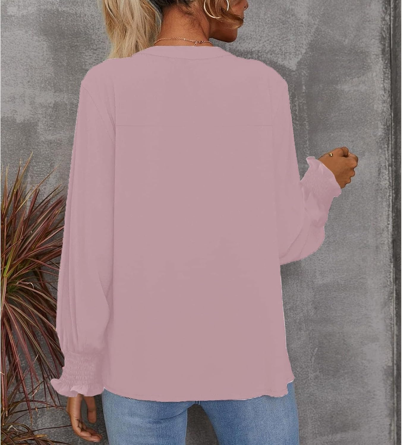 بلوزة كاجوال أنيقة للنساء بتصميم سادة عصري وقبة V وأكمام مكشكشة منفوخة طويلة من SYKT 2 بلوزة كاجوال أنيقة للنساء بتصميم سادة عصري وقبة V وأكمام مكشكشة منفوخة طويلة من SYKT - الصورة 2