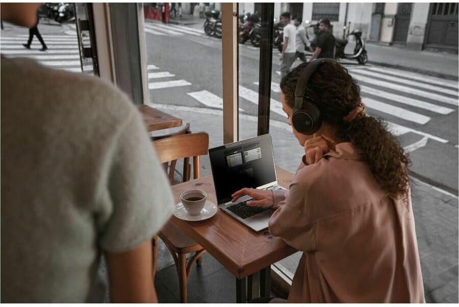 HP EliteBook 6 G1i 14" Notebook - WUXGA - Intel Core Ultra 5 235U - vPro Technology - 16 GB - 512 GB SSD - English Keyboard - Pike Silver Aluminum 7 HP EliteBook 6 G1i 14" Notebook - WUXGA - Intel Core Ultra 5 235U - vPro Technology - 16 GB - 512 GB SSD - English Keyboard - Pike Silver Aluminum - الصورة 7