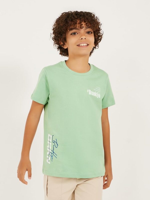 ⁦Styli Boys Slogan Print Round Neck T-Shirt⁩ - الصورة ⁦2⁩