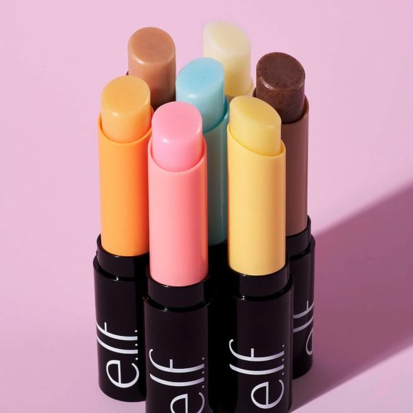 ⁦e.l.f. Lip Exfoliator, Moisturising Scented Lip Scrub For Exfoliating & Smoothing Lips, Infused With Jojoba Oil, Vegan & Cruelty-free, Strawberry⁩ - الصورة ⁦5⁩