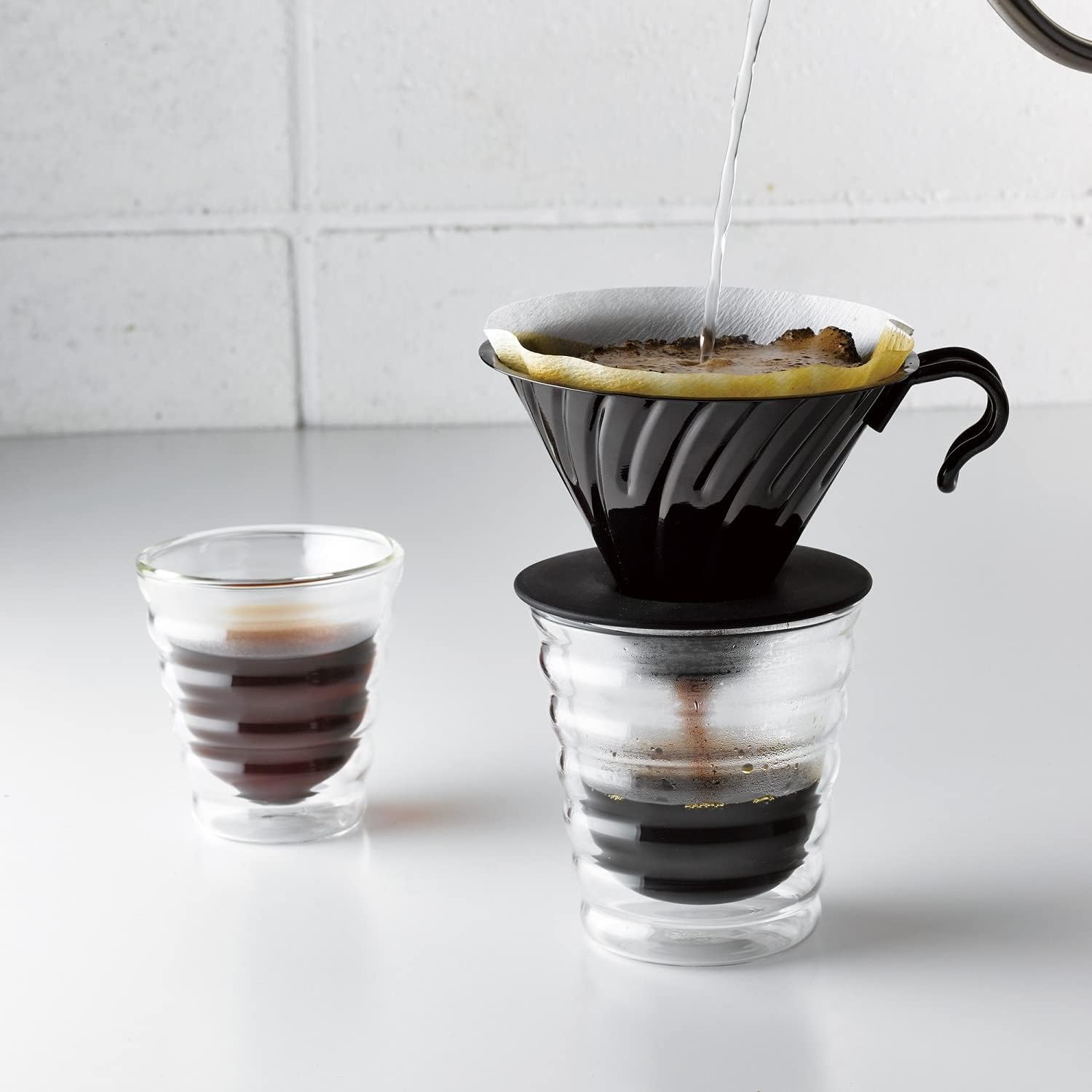 Hario V60 Metal Coffee Dripper 3 Hario V60 Metal Coffee Dripper - الصورة 3