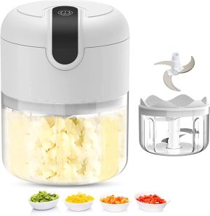 Electric Mini garlic chopper, Onion Ginger salad Pepper Nuts grinder, Portable Small Food Chopper for Garlic Onion Veggie, Dicing, Mincing, All in one food processor kitchen chopper masher (250ML)
