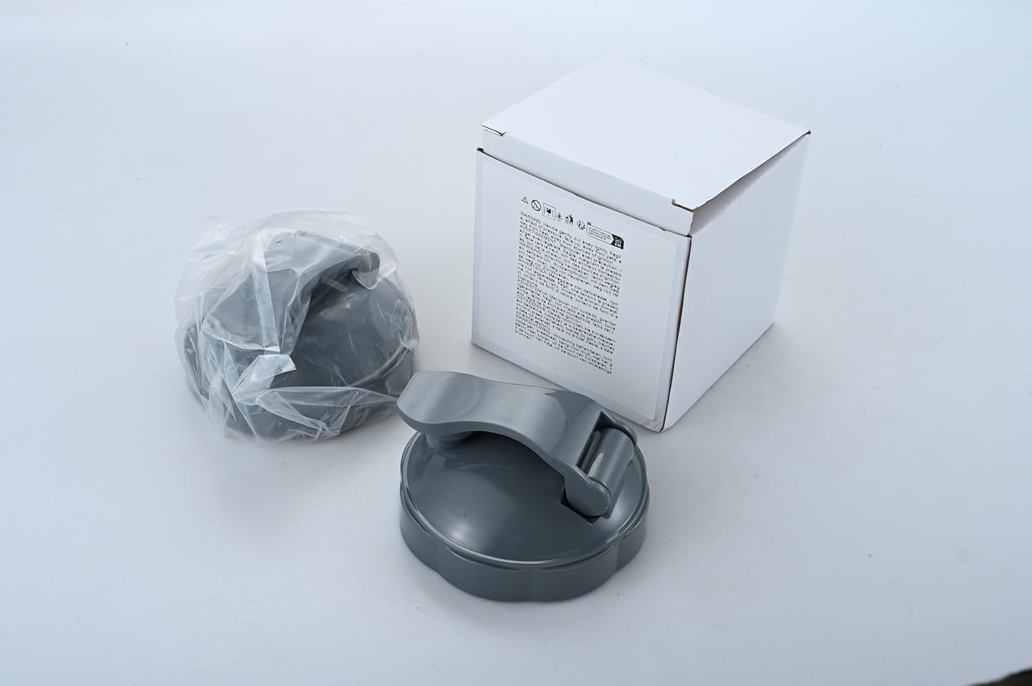 DRELD Pack of 2 Flip Top To Go Lids for Nutribullet Accessories 600W/900W, Resealable Cup Lid, Nutribullet, Hinged Lid Compatible with Nutri Bullet Mixing Cup 18oz/24oz/32oz 9 DRELD Pack of 2 Flip Top To Go Lids for Nutribullet Accessories 600W/900W, Resealable Cup Lid, Nutribullet, Hinged Lid Compatible with Nutri Bullet Mixing Cup 18oz/24oz/32oz - الصورة 9