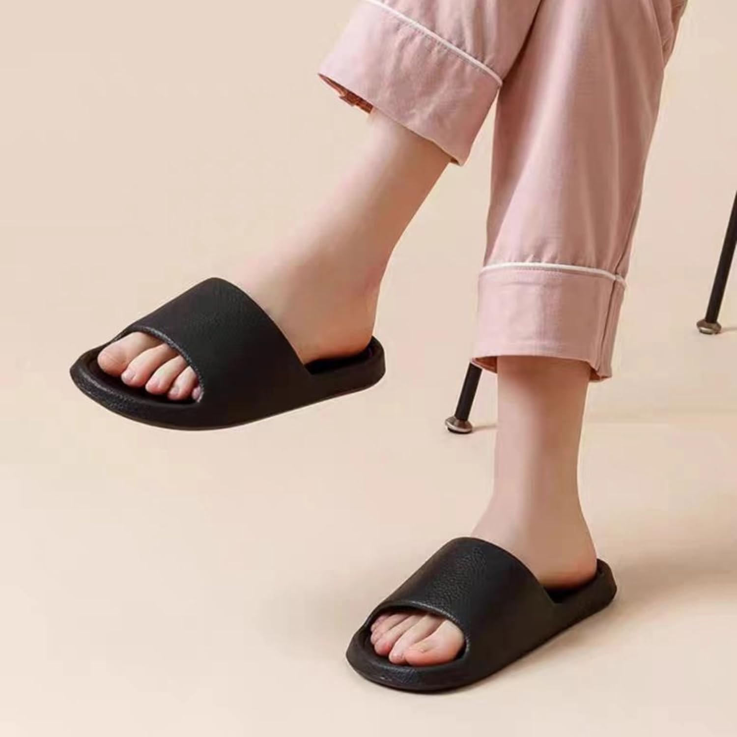 Lightweight Slippers for Women and Men,Quick Drying Non-Slip Slides Bathroom Home Slippers,Soft Sandals for Shower Spa Bath Pool Gym 5 Lightweight Slippers for Women and Men,Quick Drying Non-Slip Slides Bathroom Home Slippers,Soft Sandals for Shower Spa Bath Pool Gym - الصورة 5