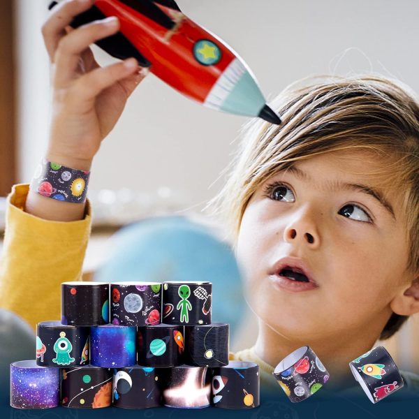 ⁦Aputue Slap Bracelets, 20 Pack Kids Slap Wristbands with UFO Astronaut Space Stars Pattern, Snap Bracelets for Valentine's Day Party Favor New Year Gifts School Classroom Prize Exchange⁩ - الصورة ⁦7⁩