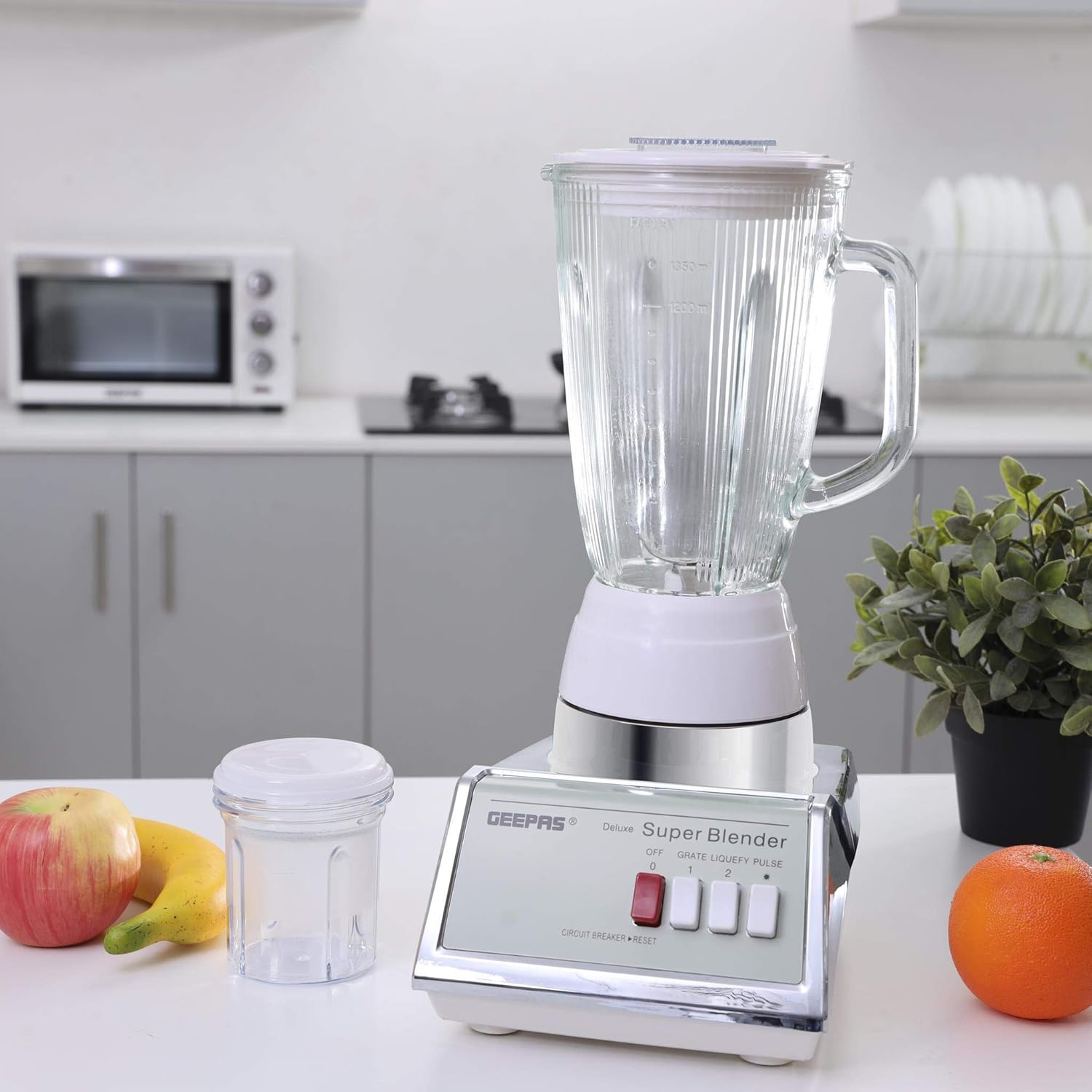 Geepas 450W Stainless Steel Blender - 2 Speed Control, Overheat Protection, Plastic jar, Sharp Blades & Mill Chopping Blender, Anti-Slip Feet Design White/Silver, 1.4L GSB1603 2 Geepas 450W Stainless Steel Blender - 2 Speed Control, Overheat Protection, Plastic jar, Sharp Blades & Mill Chopping Blender, Anti-Slip Feet Design White/Silver, 1.4L GSB1603 - الصورة 2