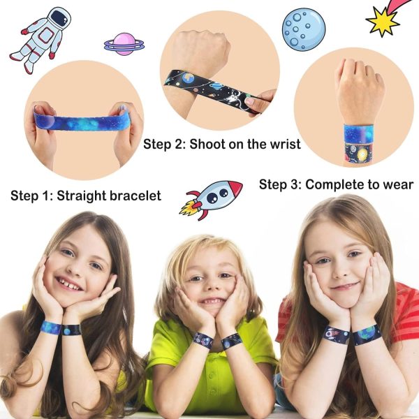 ⁦Aputue Slap Bracelets, 20 Pack Kids Slap Wristbands with UFO Astronaut Space Stars Pattern, Snap Bracelets for Valentine's Day Party Favor New Year Gifts School Classroom Prize Exchange⁩ - الصورة ⁦2⁩