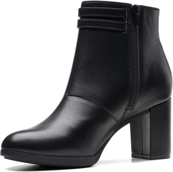 ⁦Clarks Bayla Light womens Fashion Boot⁩ - الصورة ⁦4⁩