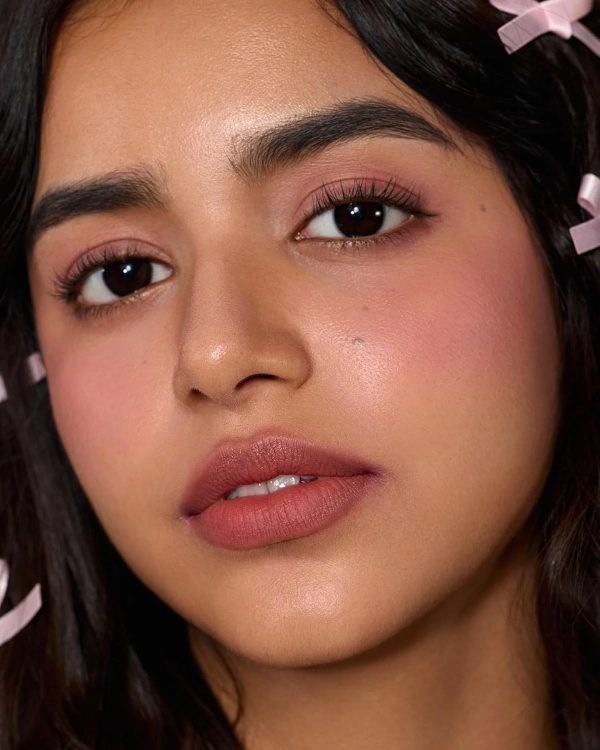 ⁦Flower Knows Strawberry Cupid All Day Glow Liquid Blush,Water- & Sweat-Resistant Blush for Cheeks,Blendable Dewy Finish with Hydrating Formula(05 Rum Cocoa,0.25 Fl Oz)⁩ - الصورة ⁦6⁩