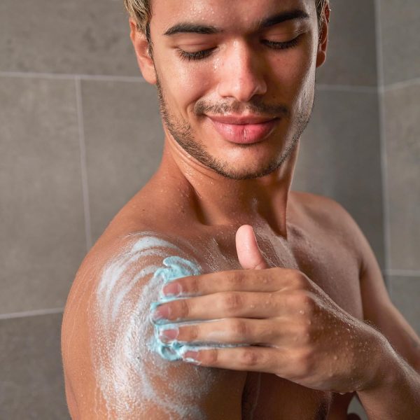 ⁦Dove Men+Care Eucalyptus Body and Face Scrub Deeply Exfoliates for Hydrated & Nourished Skin 100% Gentle Cleanser, No Sulfate Cleansers or Parabens⁩ - الصورة ⁦11⁩