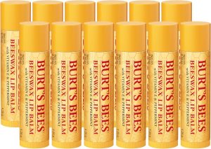 برتز بيز مرطب شفاه - شمع العسل الاصلي عبوة من 12 قطعة، مرطب شفاه مع شمع العسل من مصادر مسؤولة، خالي من الصبغة، علاج مرطب شفاه طبيعي المنشأ، 12 انبوب، 0.15 اونصة