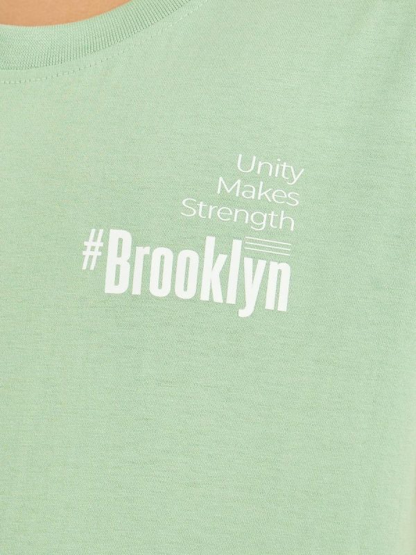 ⁦Styli Boys Slogan Print Round Neck T-Shirt⁩ - الصورة ⁦4⁩