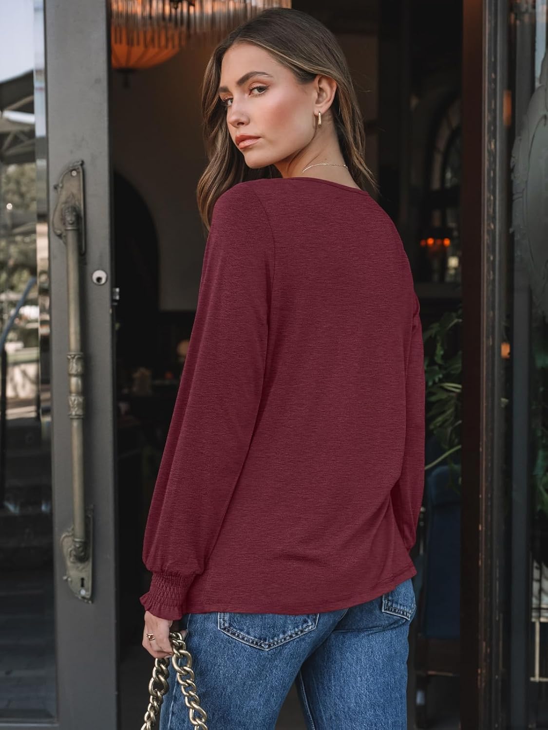 Fall 2025 Womens Long Sleeve Shirts Crew Neck Slim Fit Basic Going Out Crop Outfits for Winter 7 Fall 2025 Womens Long Sleeve Shirts Crew Neck Slim Fit Basic Going Out Crop Outfits for Winter - الصورة 7