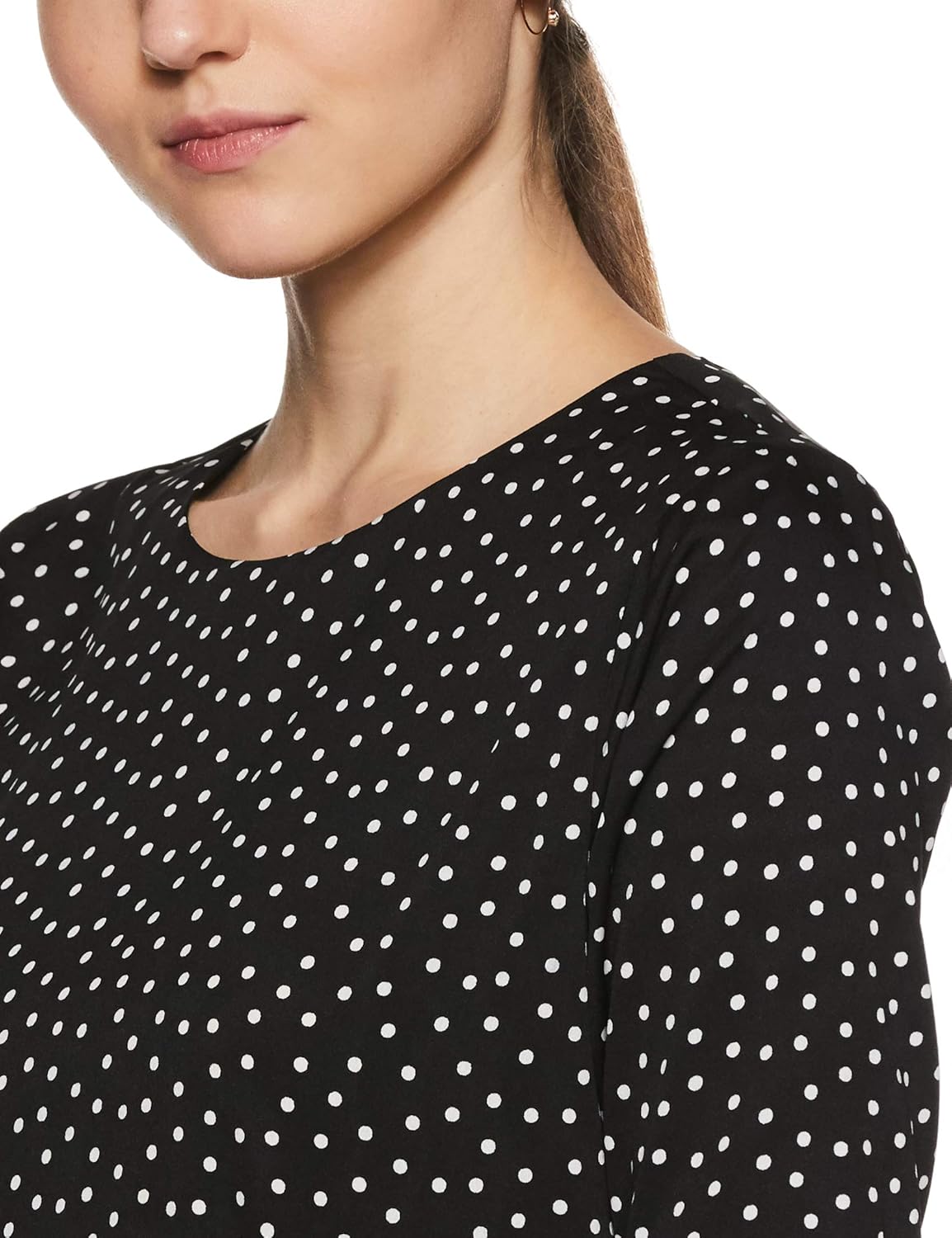 بلوزة بتصميم منقط وقصة عادية للنساء من كراف 4 بلوزة بتصميم منقط وقصة عادية للنساء من كراف - الصورة 4