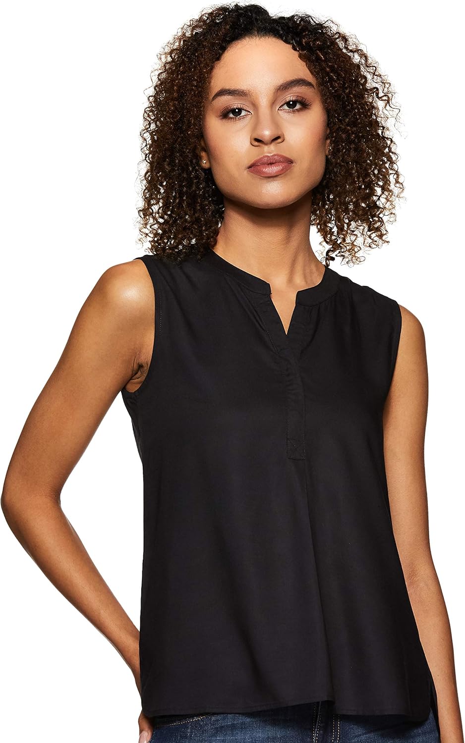 بلوزة بقصة عادية للنساء ولون سادة من أمازون براند - سيمبول 1 بلوزة بقصة عادية للنساء ولون سادة من أمازون براند - سيمبول