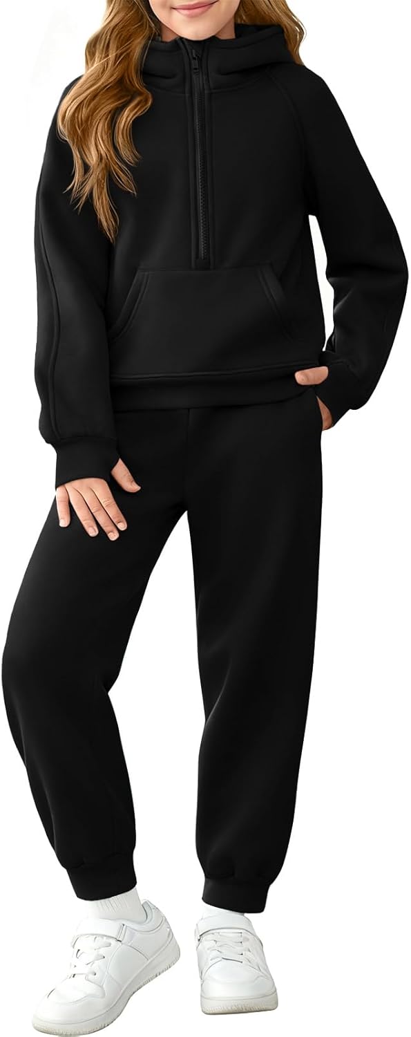 طقم رياضي للبنات من الصوف الناعم، مكون من سويت شيرت بغطاء للرأس بنصف سحاب وسروال رياضي بجيوب، طقم من قطعتين 1 طقم رياضي للبنات من الصوف الناعم، مكون من سويت شيرت بغطاء للرأس بنصف سحاب وسروال رياضي بجيوب، طقم من قطعتين