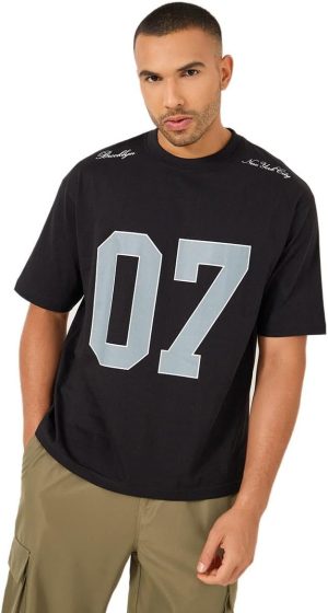 تي شيرت فارسيتي من قماش جورسيه مطبوع بمقاس كبير للرجال من ستايلي