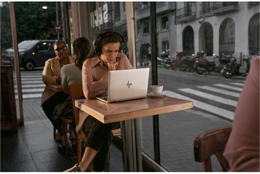 HP نوت بوك ايليت بوك 6 G1i 14 انش - WUXGA - انتل كور الترا 7 265U - تقنية في برو - 32 جيجا - 512 جيجا اس اس دي - كيبورد انجليزي - الومنيوم فضي بايك 4 HP نوت بوك ايليت بوك 6 G1i 14 انش - WUXGA - انتل كور الترا 7 265U - تقنية في برو - 32 جيجا - 512 جيجا اس اس دي - كيبورد انجليزي - الومنيوم فضي بايك - الصورة 4