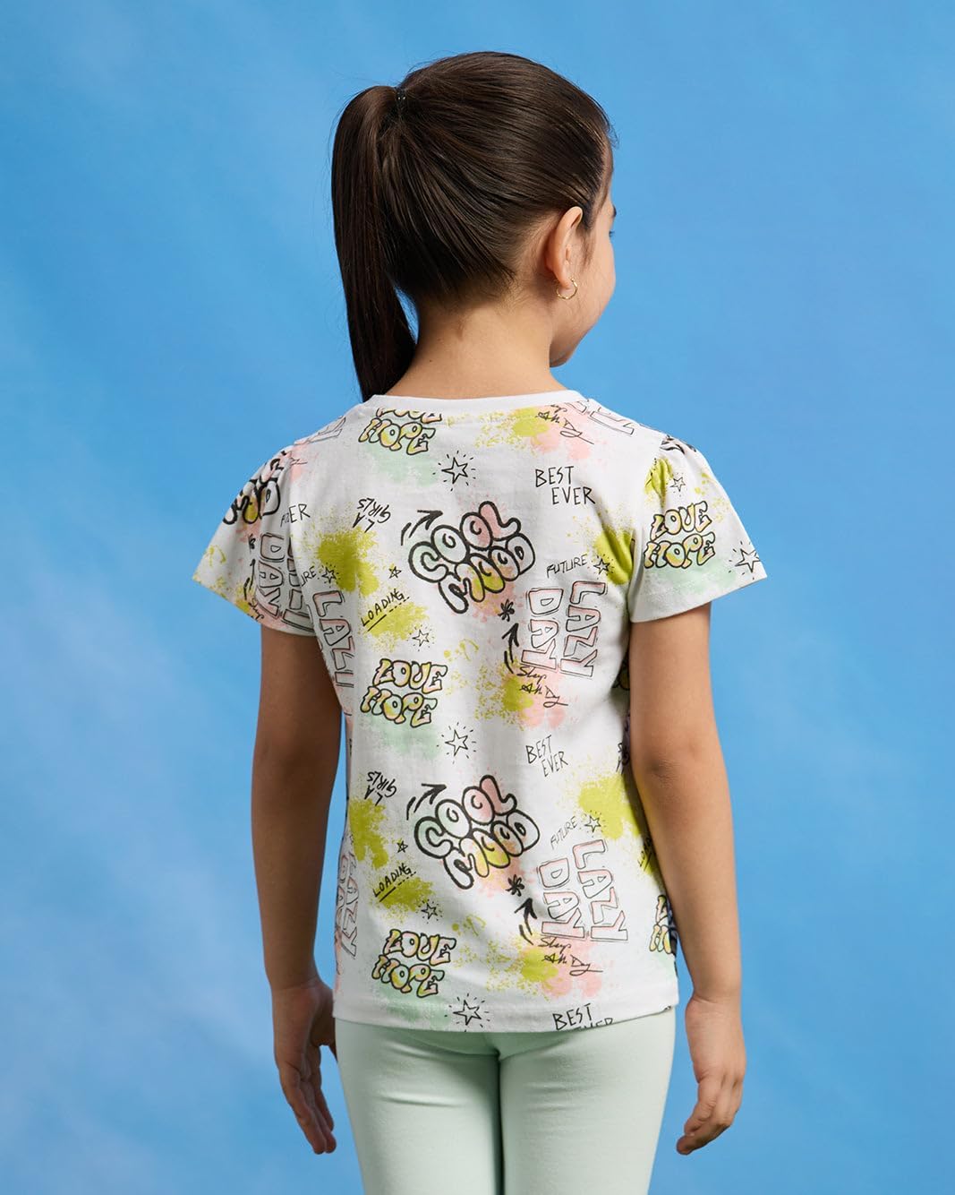 تيشرت مطبوع بالكامل للبنات بلون ابيض من ريد تاغ 4 تيشرت مطبوع بالكامل للبنات بلون ابيض من ريد تاغ - الصورة 4