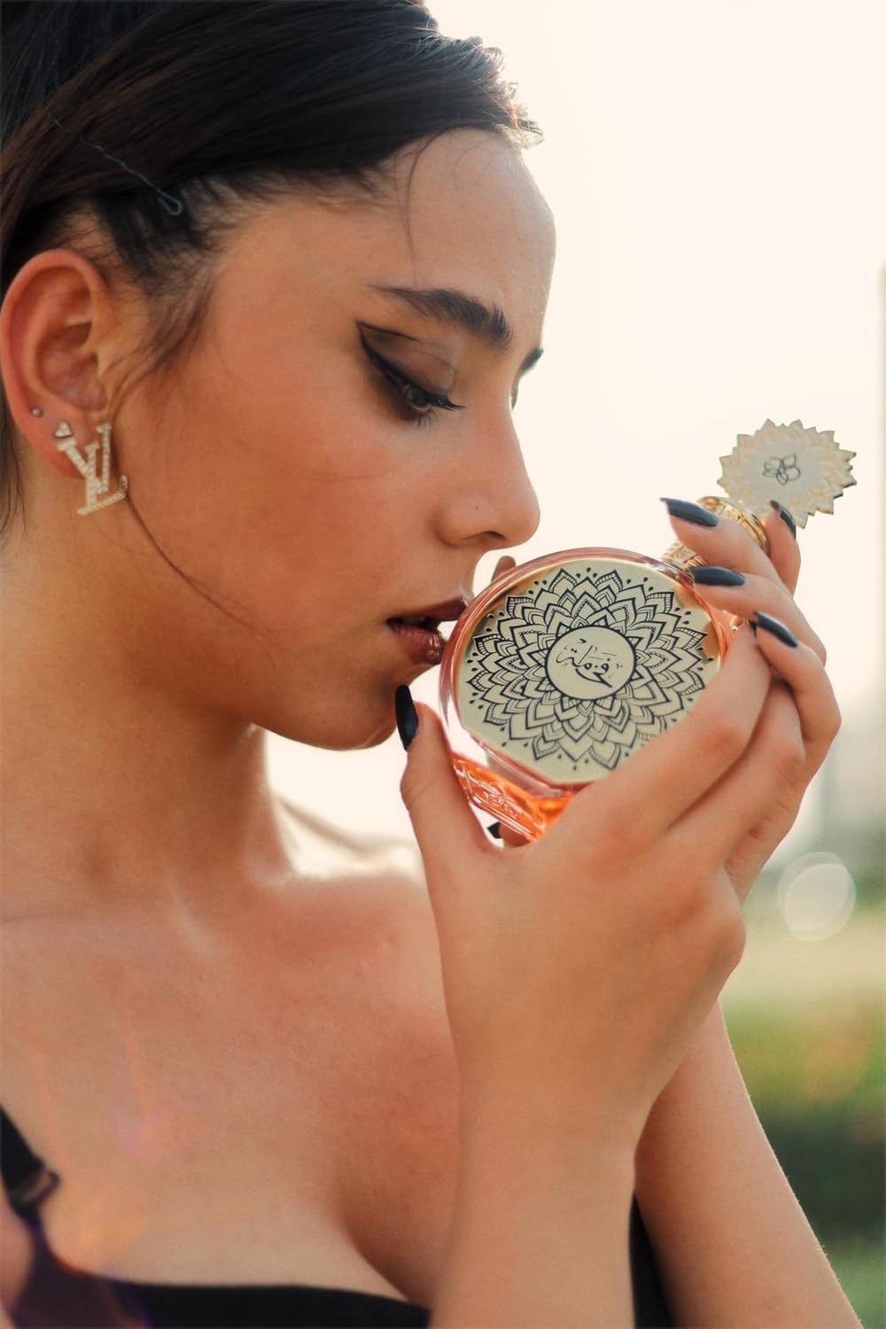 عطر فخامة ميزون اسرار 3.38 اونصة سائلة، او دي بارفان يدوم طويلا للنساء من اروما كونسيبتس، برائحة الفانيليا والمسك والجورماند الراقية | عطر الاوركيد الخليجي من فخامة برائحة الزهور 7 عطر فخامة ميزون اسرار 3.38 اونصة سائلة، او دي بارفان يدوم طويلا للنساء من اروما كونسيبتس، برائحة الفانيليا والمسك والجورماند الراقية | عطر الاوركيد الخليجي من فخامة برائحة الزهور - الصورة 7