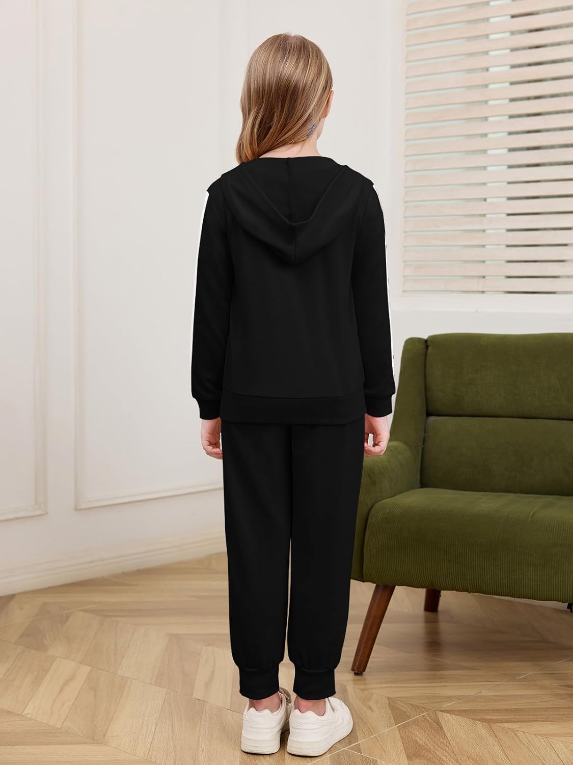 طقم رياضي للبنات مكون من قطعتين سترة بغطاء رأس وسحاب وسروال رياضي للأطفال بعمر 5-14 سنة من هالو مونينغ 6 طقم رياضي للبنات مكون من قطعتين سترة بغطاء رأس وسحاب وسروال رياضي للأطفال بعمر 5-14 سنة من هالو مونينغ - الصورة 6