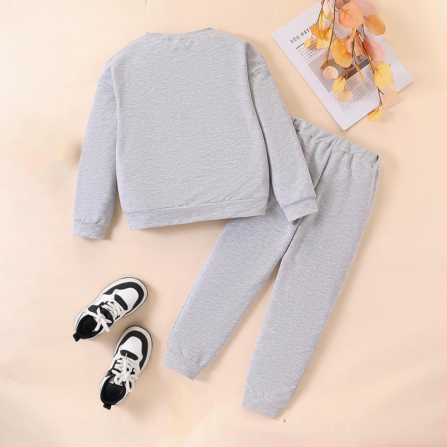 طقم ملابس كاجوال للبنات من ايزوزوي، سويت شيرت مطبوع عليه حروف للبنات من سن 5-11 سنة، قطعتين سروال ضيق للخريف 7 طقم ملابس كاجوال للبنات من ايزوزوي، سويت شيرت مطبوع عليه حروف للبنات من سن 5-11 سنة، قطعتين سروال ضيق للخريف - الصورة 7