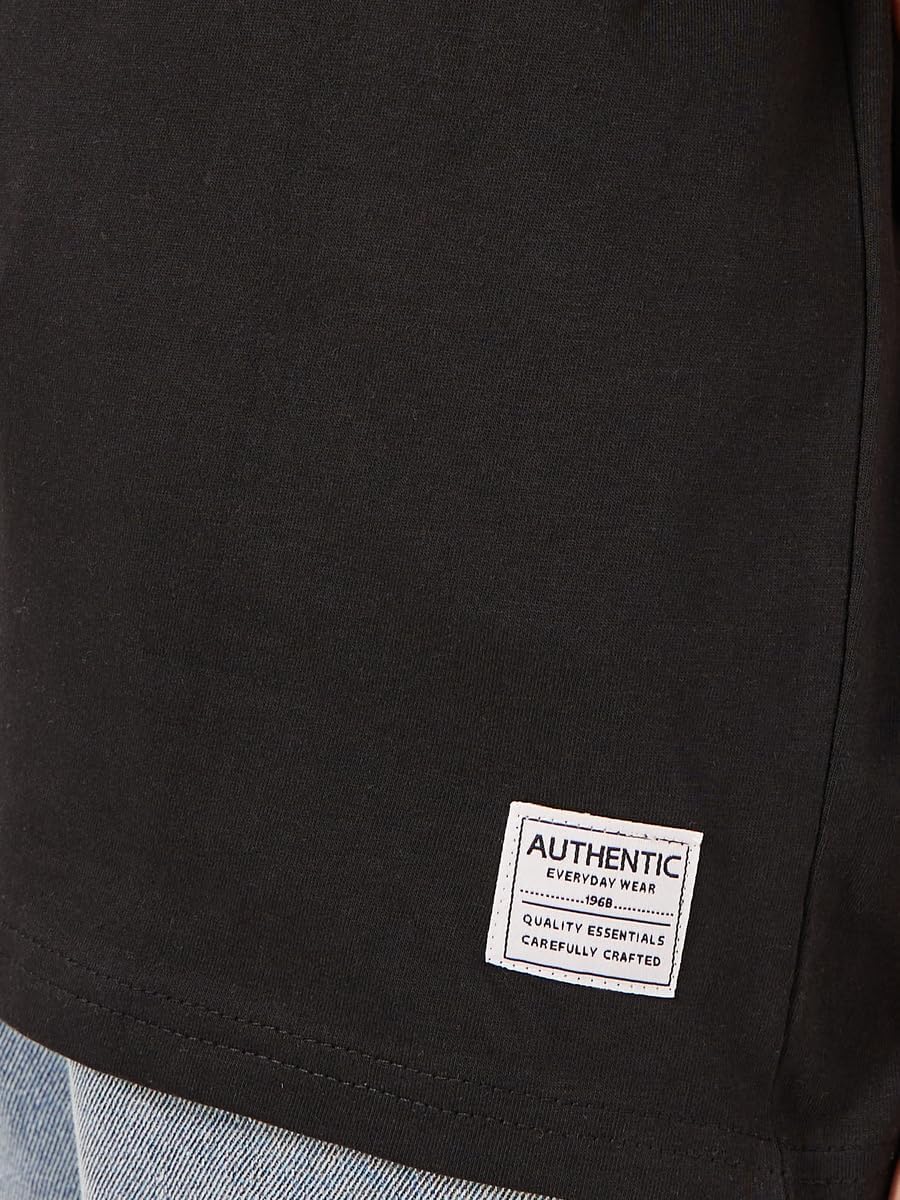 تيشيرت سادة كبير الحجم مع تفاصيل شارة للبنات من ستايلي 4 تيشيرت سادة كبير الحجم مع تفاصيل شارة للبنات من ستايلي - الصورة 4