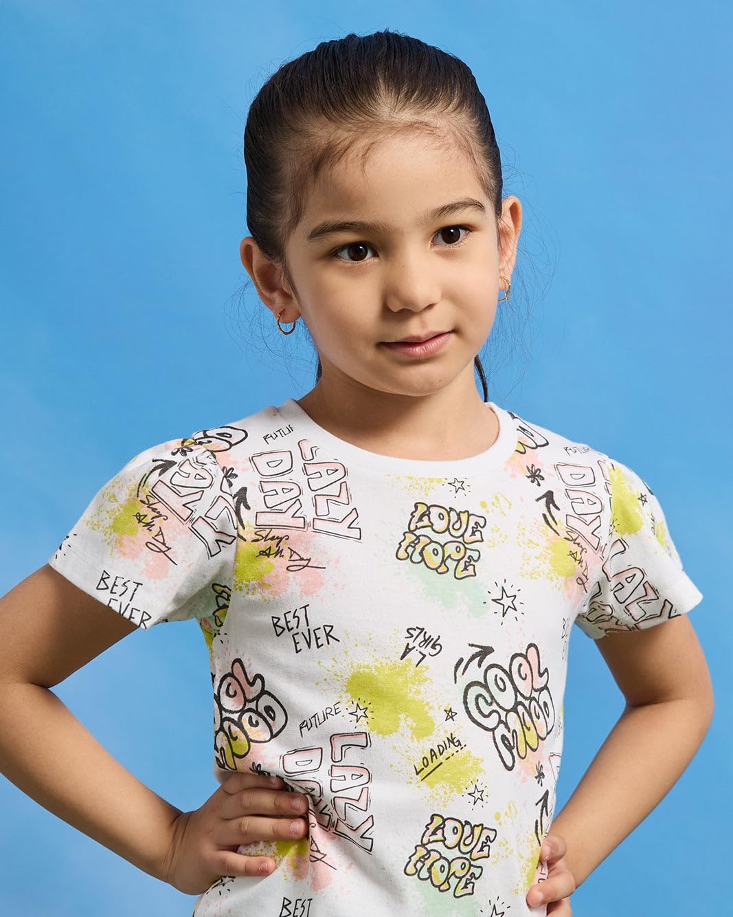 تيشرت مطبوع بالكامل للبنات بلون ابيض من ريد تاغ 5 تيشرت مطبوع بالكامل للبنات بلون ابيض من ريد تاغ - الصورة 5