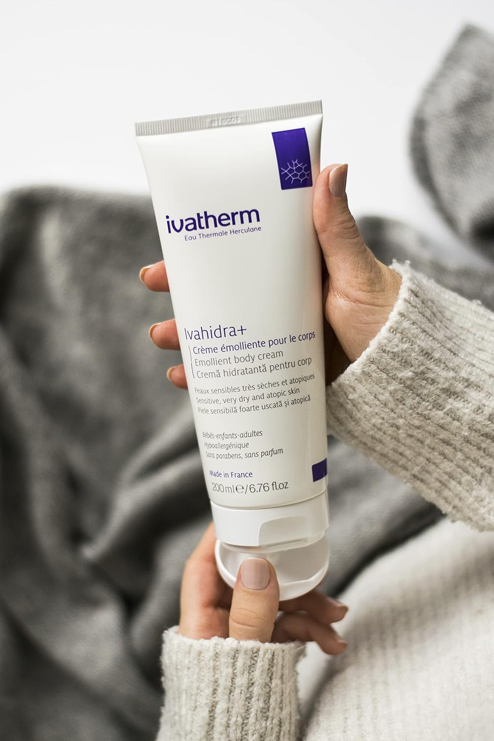 كريم ايفاهيدرا بلس المرطب للجسم 200 مل، مصمم خصيصا لترطيب عميق ومكثف، لاصلاح البشرة الجافة والحساسة التي تميل للالتهاب واعادة بنائها، من ايفاثيرم 2 كريم ايفاهيدرا بلس المرطب للجسم 200 مل، مصمم خصيصا لترطيب عميق ومكثف، لاصلاح البشرة الجافة والحساسة التي تميل للالتهاب واعادة بنائها، من ايفاثيرم - الصورة 2