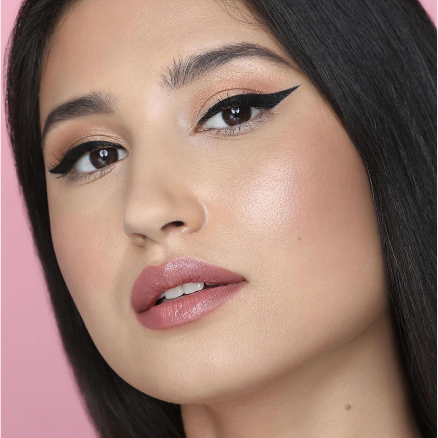 قلم تحديد العين السائل كويك اند ايزي من هدى لايف لاينر بيوتي غير لامع ابيض، من هدى بيوتي 6 قلم تحديد العين السائل كويك اند ايزي من هدى لايف لاينر بيوتي غير لامع ابيض، من هدى بيوتي - الصورة 6