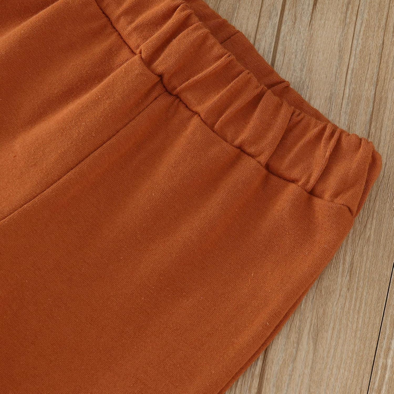 تي شيرت للبنات الصغيرات باكمام قصيرة مطبوع عليه حروف وبلوفر وسروال واسع، ملابس للاطفال 7 تي شيرت للبنات الصغيرات باكمام قصيرة مطبوع عليه حروف وبلوفر وسروال واسع، ملابس للاطفال - الصورة 7