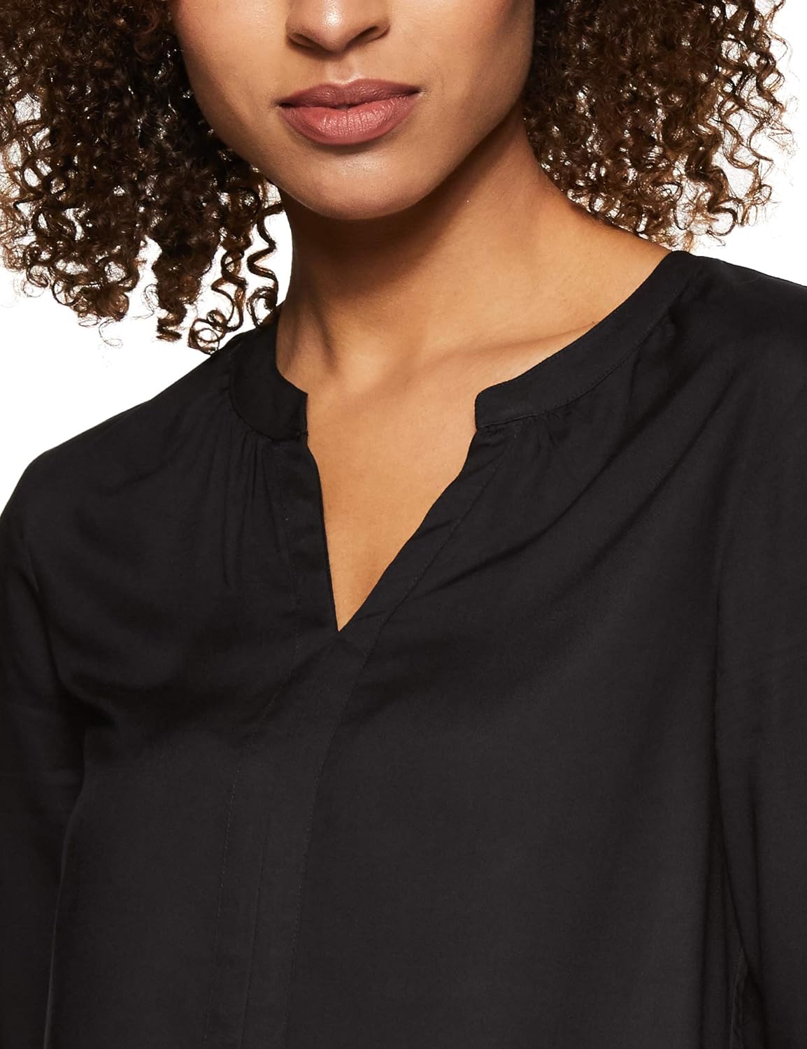 بلوزة بقصة عادية للنساء ولون سادة من أمازون براند - سيمبول 4 بلوزة بقصة عادية للنساء ولون سادة من أمازون براند - سيمبول - الصورة 4