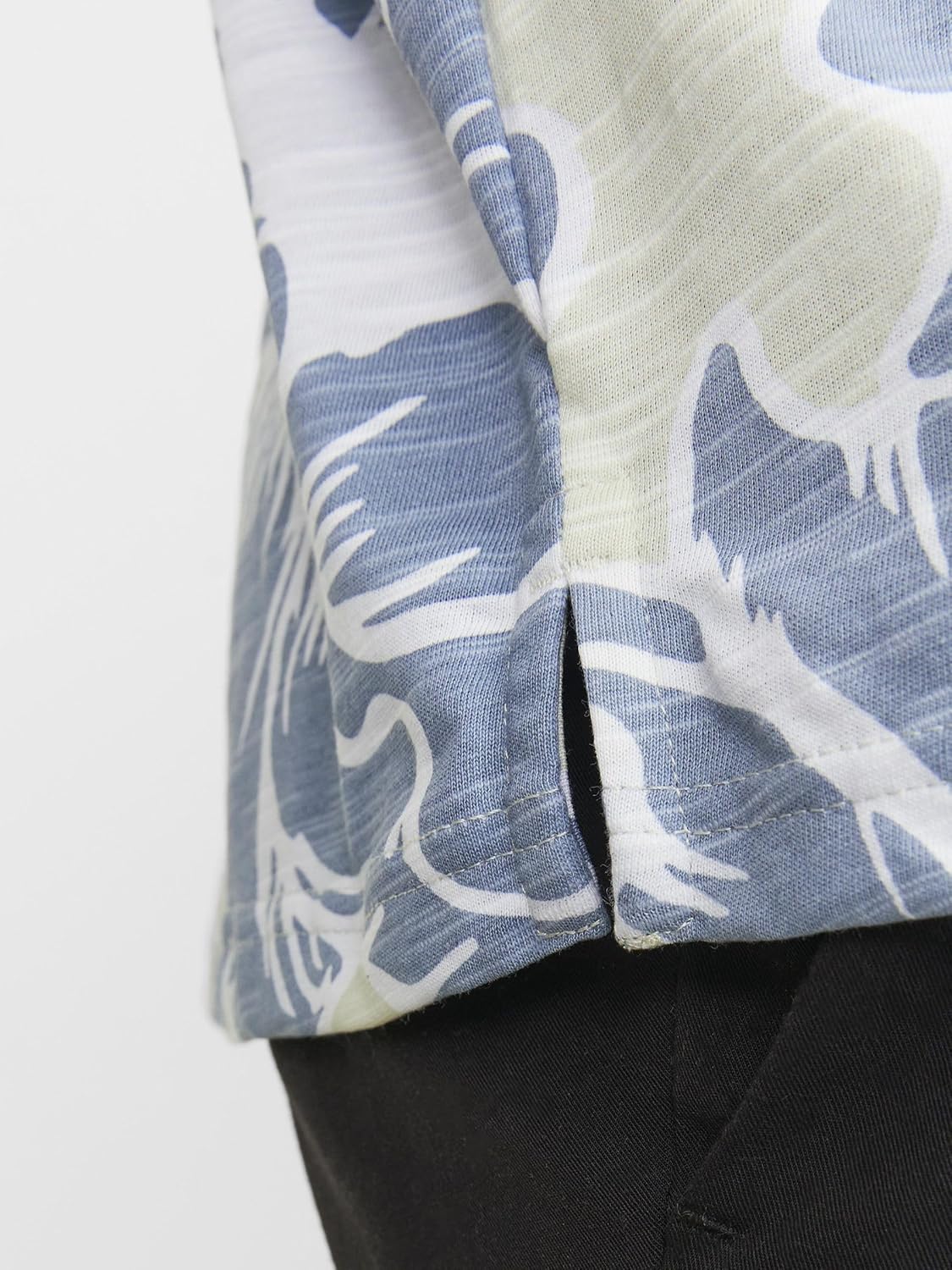 قميص بلابالما للرجال من جاك اند جونز 5 قميص بلابالما للرجال من جاك اند جونز - الصورة 5