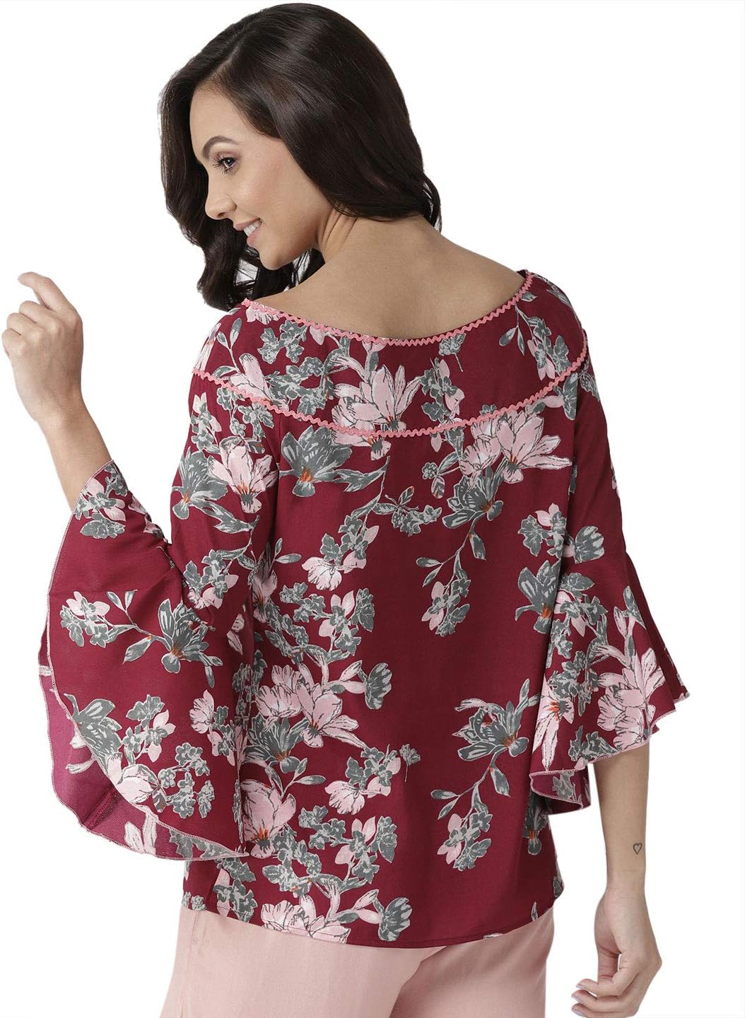 1768218311 بلوزة بقصة عادية وتصميم زهور من كريف