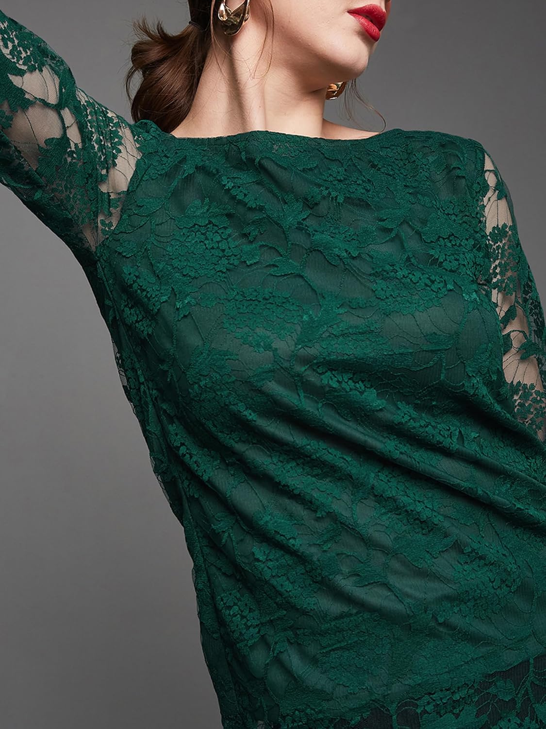 1768327941 قميص للنساء بتصميم ورود بقصة ضيقة من ميس اوليف