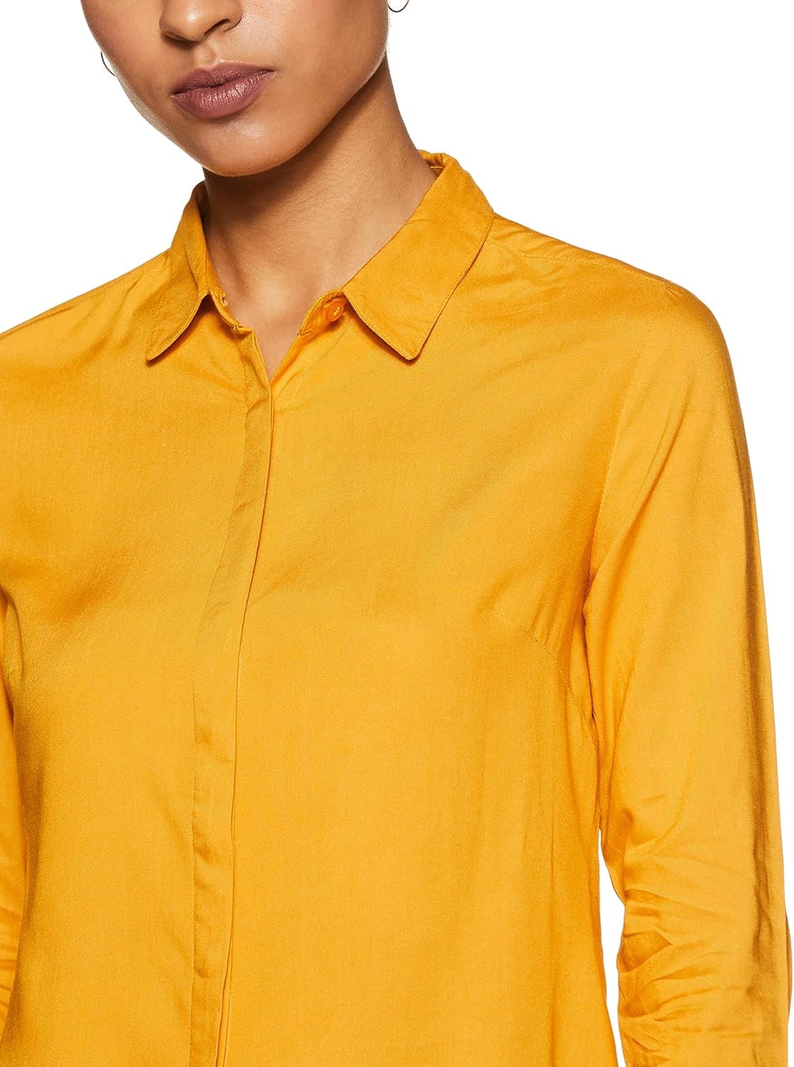 بلوزة بقصة عادية للنساء ولون سادة من أمازون براند - سيمبول 10 1768340112 بلوزة بقصة عادية للنساء ولون سادة من أمازون براند سيمبول