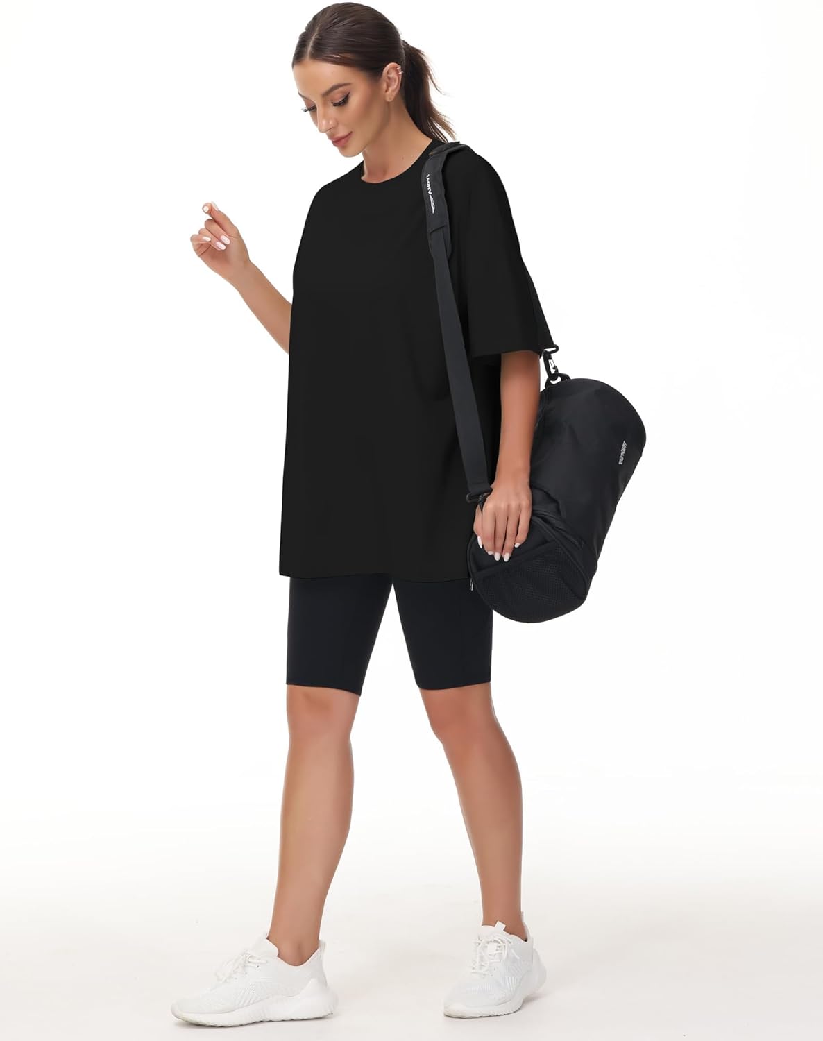 1768425309 تيشيرت كاجوال كبير الحجم للنساء من ذا جيم بيبول، بتصميم قبة دائرية ضيقة وأكمام قصيرة للتمارين الرياضية