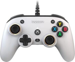 وحدة تحكم برو كومباكت الرسمية من ناكون، اسود، USB