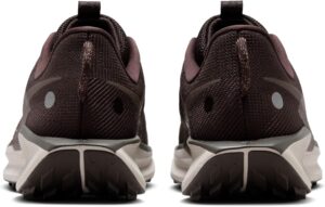 حذاء دبليو رياكتكس بيجاسوس تريل 5 برباط للنساء من نايكي، لون أسود ورمادي وولف، مقاس 36.5 EU