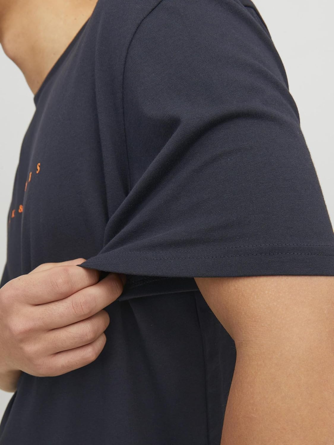 تي شيرت ستار للرجال بأكمام قصيرة من جاك اند جونز، عبوة من قطعة واحدة 14 81IFyNzJlXL. AC SL1500