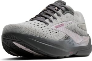 حذاء رياضي جوست ماكس 3 للنساء من بروكس