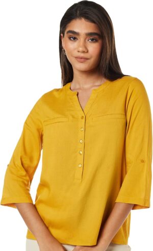 بلوزة بقصة عادية للنساء ولون سادة من امازون براند - سيمبول