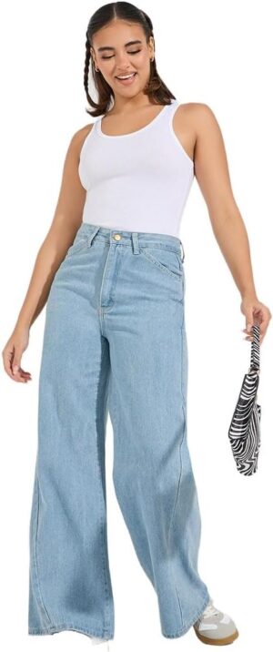 قميص نسائي مصمم بقصة ضيقة وفتحة رقبة مستديرة، مصنوع من مزيج قطن الليكرا الناعم من ستايلي