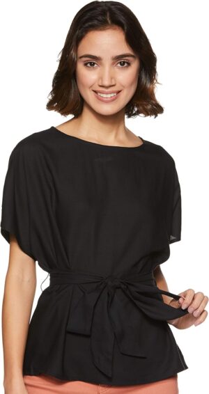 بلوزة بقصة عادية للنساء ولون سادة من أمازون براند - سيمبول