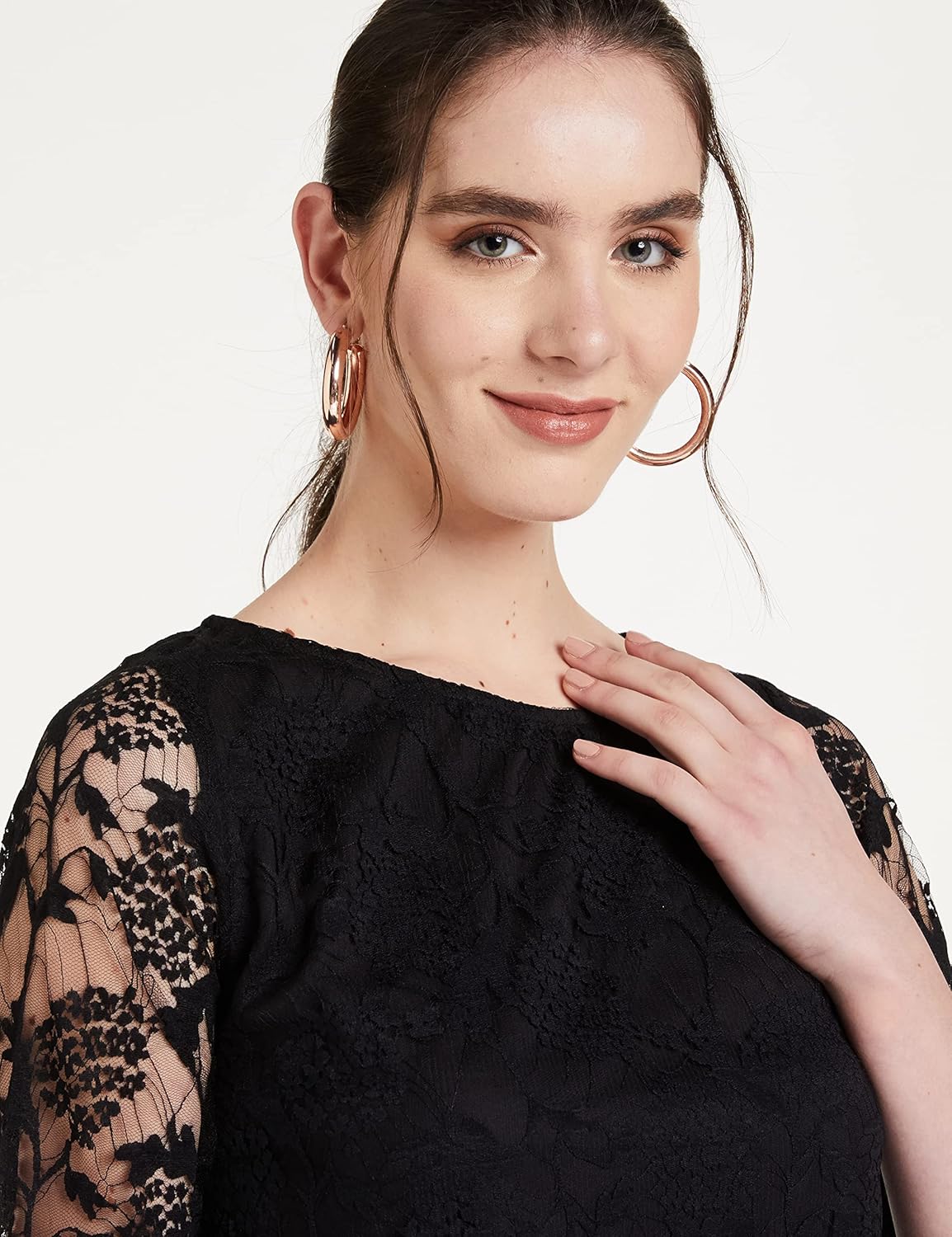 1771729032 قميص نسائي بتصميم ورود بقصة ضيقة من مس اوليف MOSS19TP30 01 62 اسود مقاس M