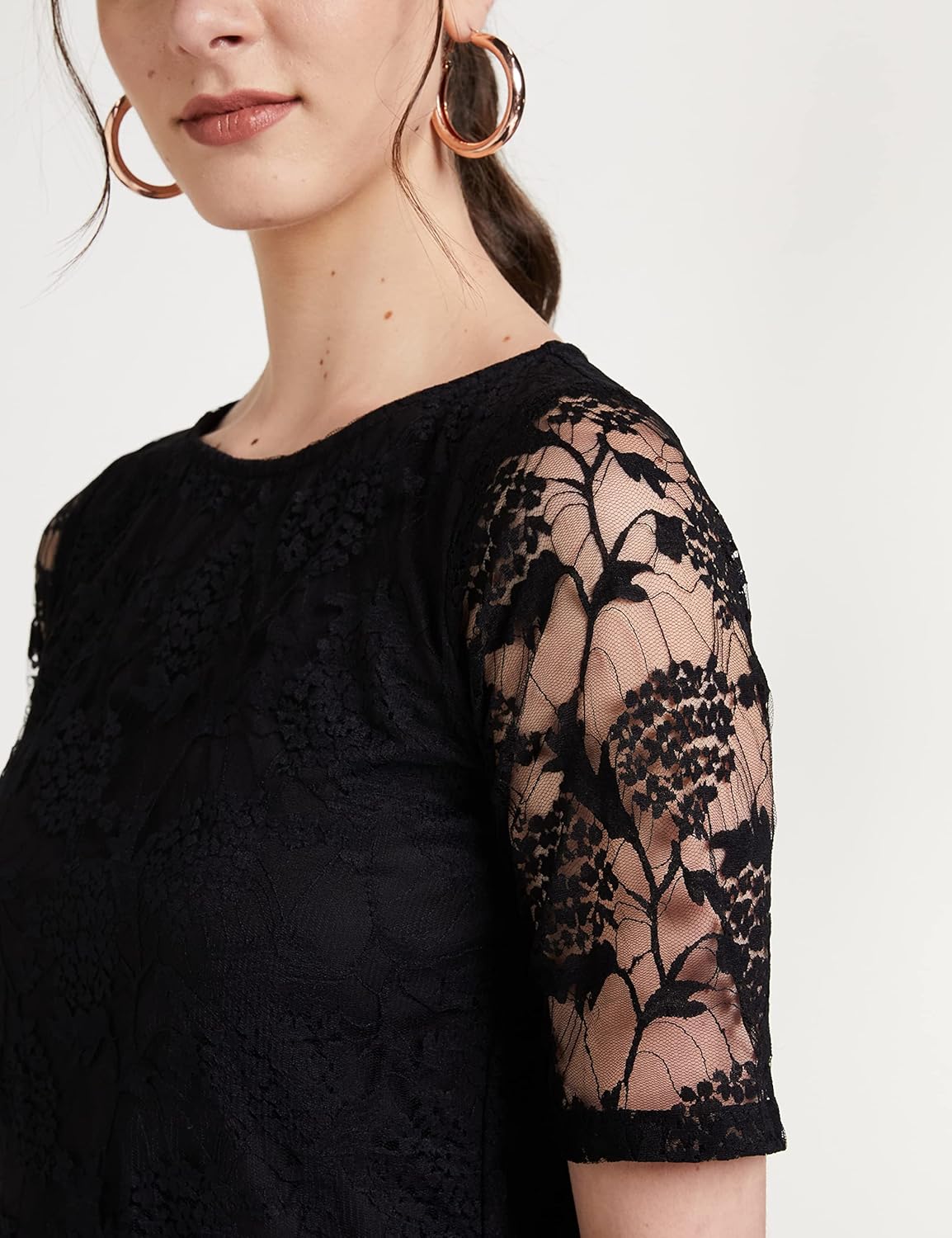 1771729034 قميص نسائي بتصميم ورود بقصة ضيقة من مس اوليف MOSS19TP30 01 62 اسود مقاس M