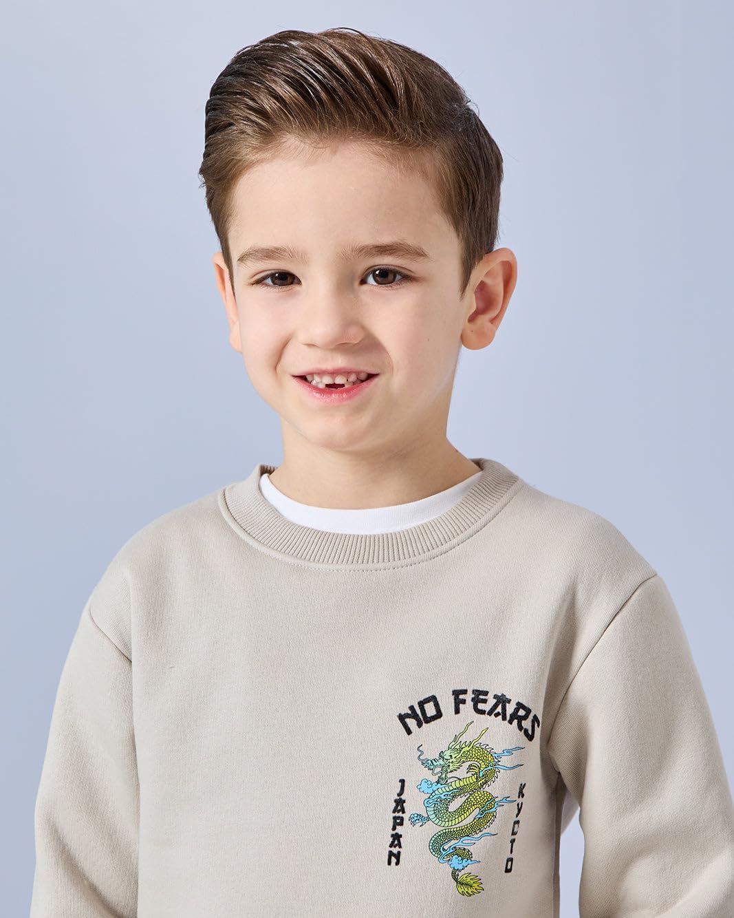 سويت شيرت مطرز اكرو للأولاد من ريد تاج 9 1772239029 71+SzQT A L. AC SL1334